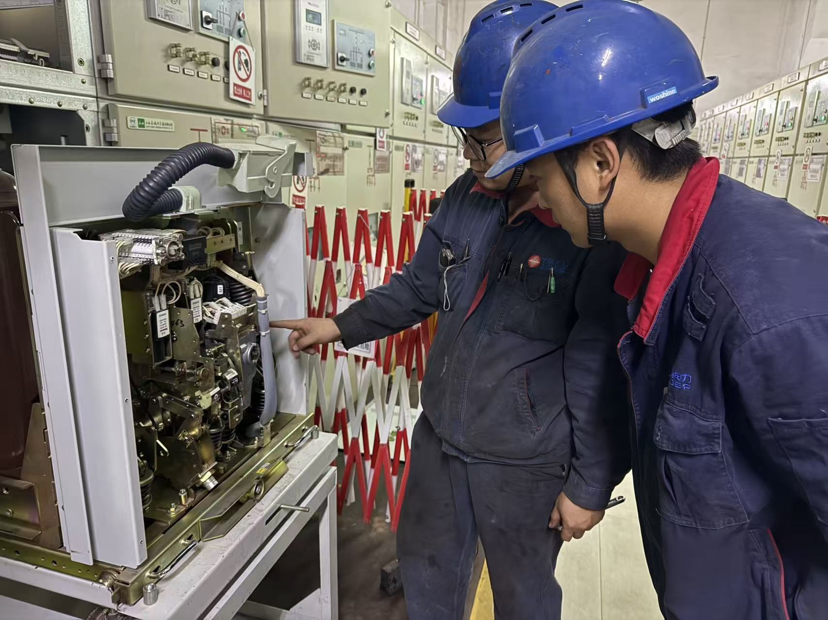 1762317110511655.jpg cfec1552bc062cf188845f931059e61b.jpg