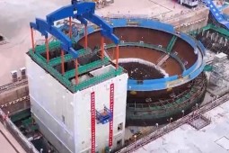广西白龙核电1号机组核岛首个大型结构模块吊装就位