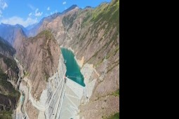 大渡河流域金川水电站今天正式并网发电
