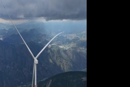 我国单机容量最大高原山地风电项目投运!
