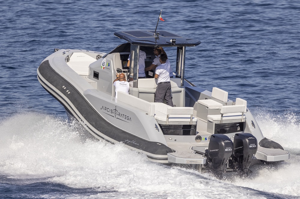 python rib - EXPLOMAR WAVE 300 twin.jpg